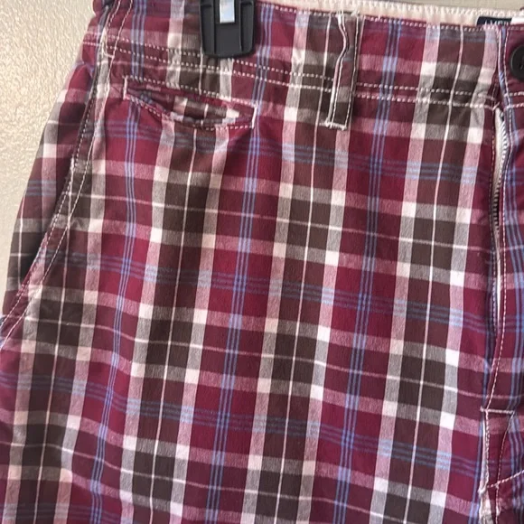 🩳🍷🧢🍨Men's Plaid Shorts -burgundy, white and blue - Picture 2 of 8